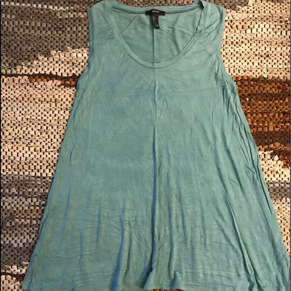 Flowy tank